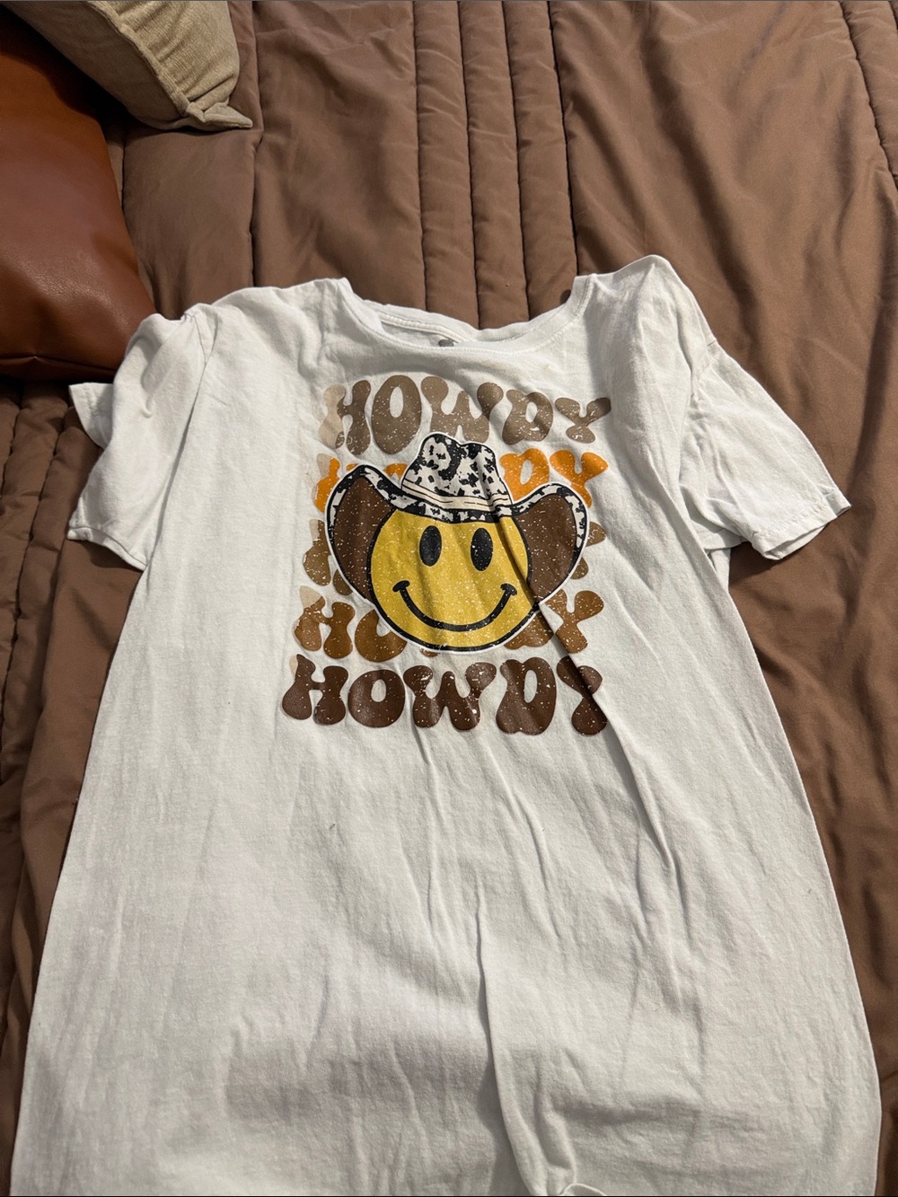 Howdy Smiley Cowboy Graphic Tee - White with Yellow & Brown